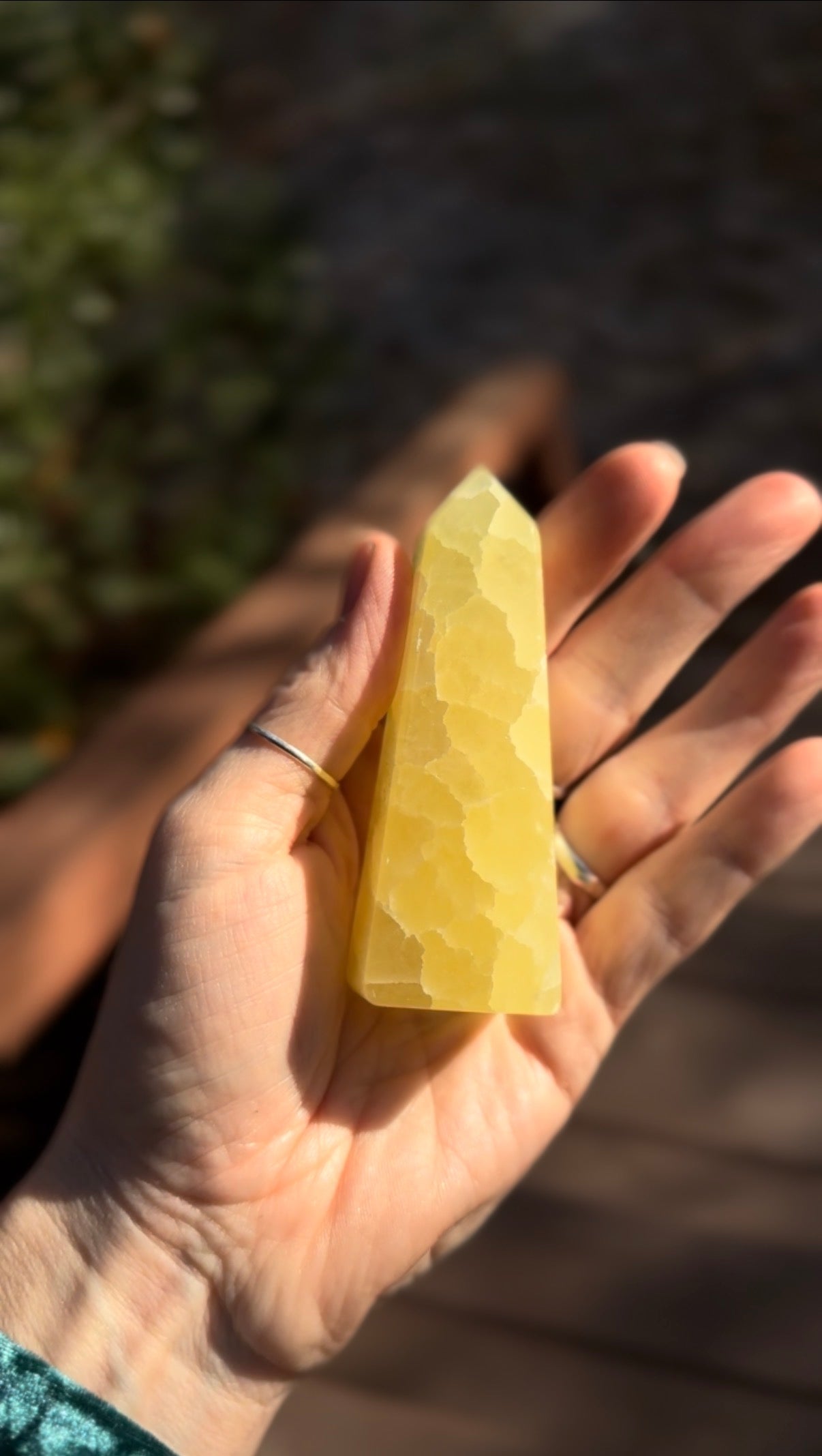 Lemon calcite