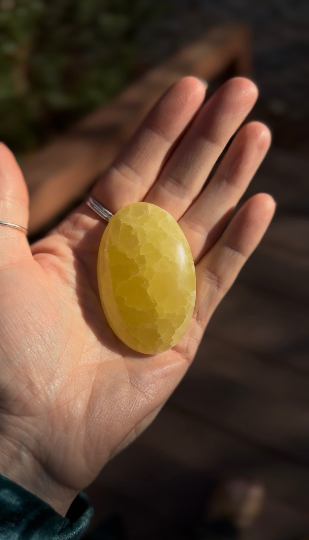Lemon calcite